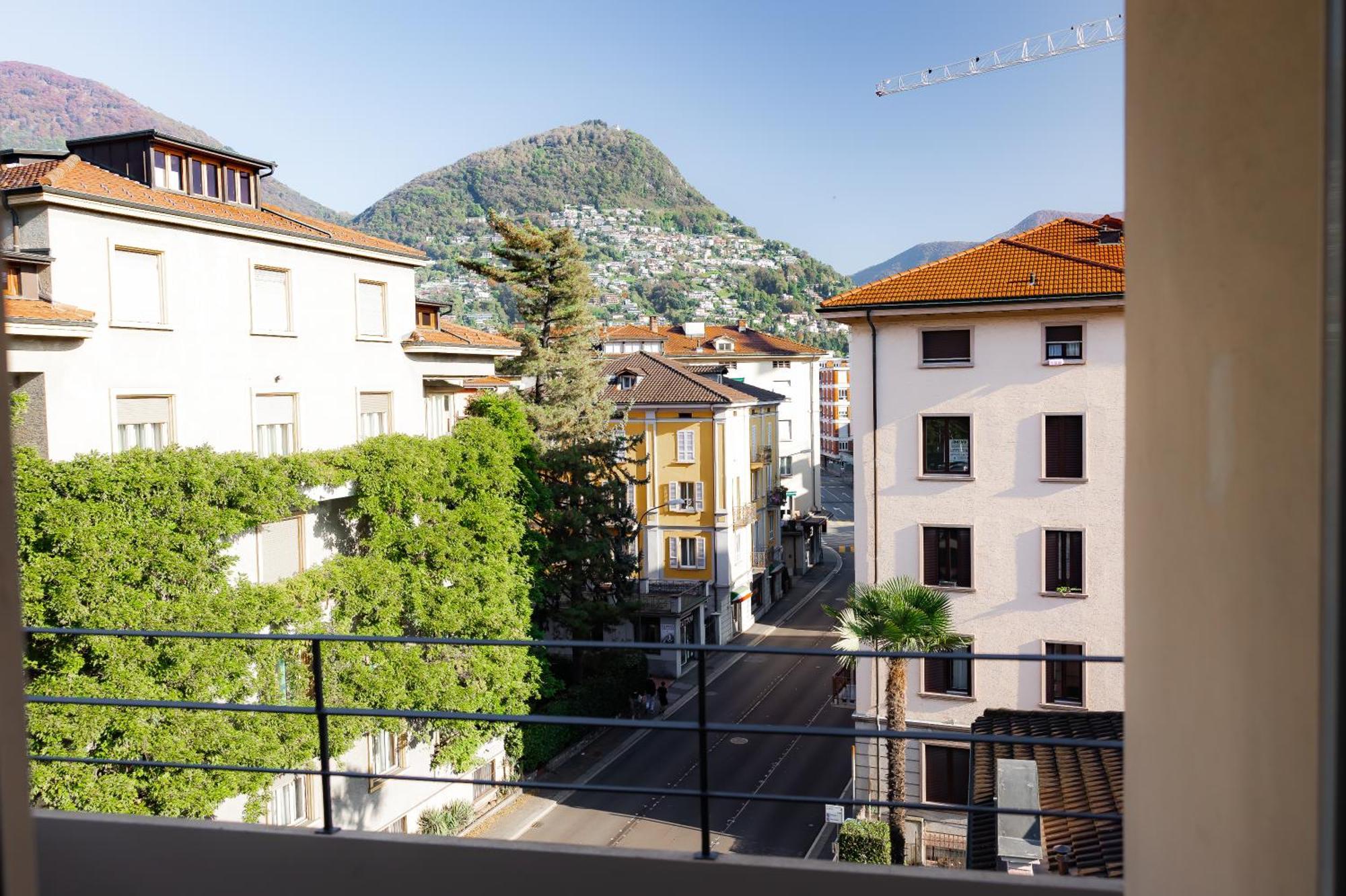 Deluxe Central Apartment Large - Free Parking Lugano Exterior photo